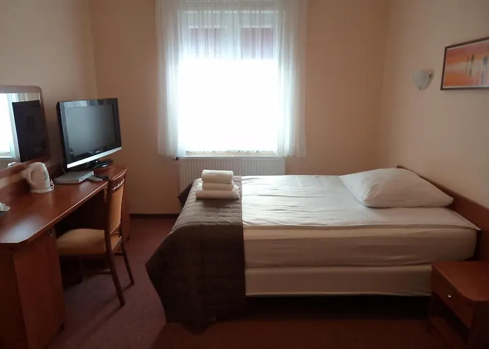 Siedem Swierkow B&B 슈체시네크