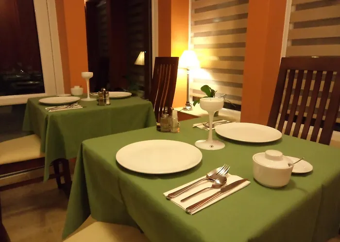 Siedem Swierkow B&B 슈체시네크