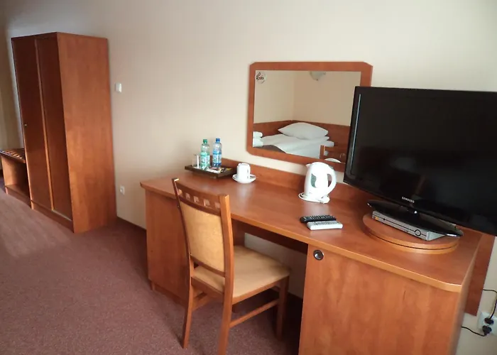 فندق مبيت وإفطار Siedem Swierkow 3*